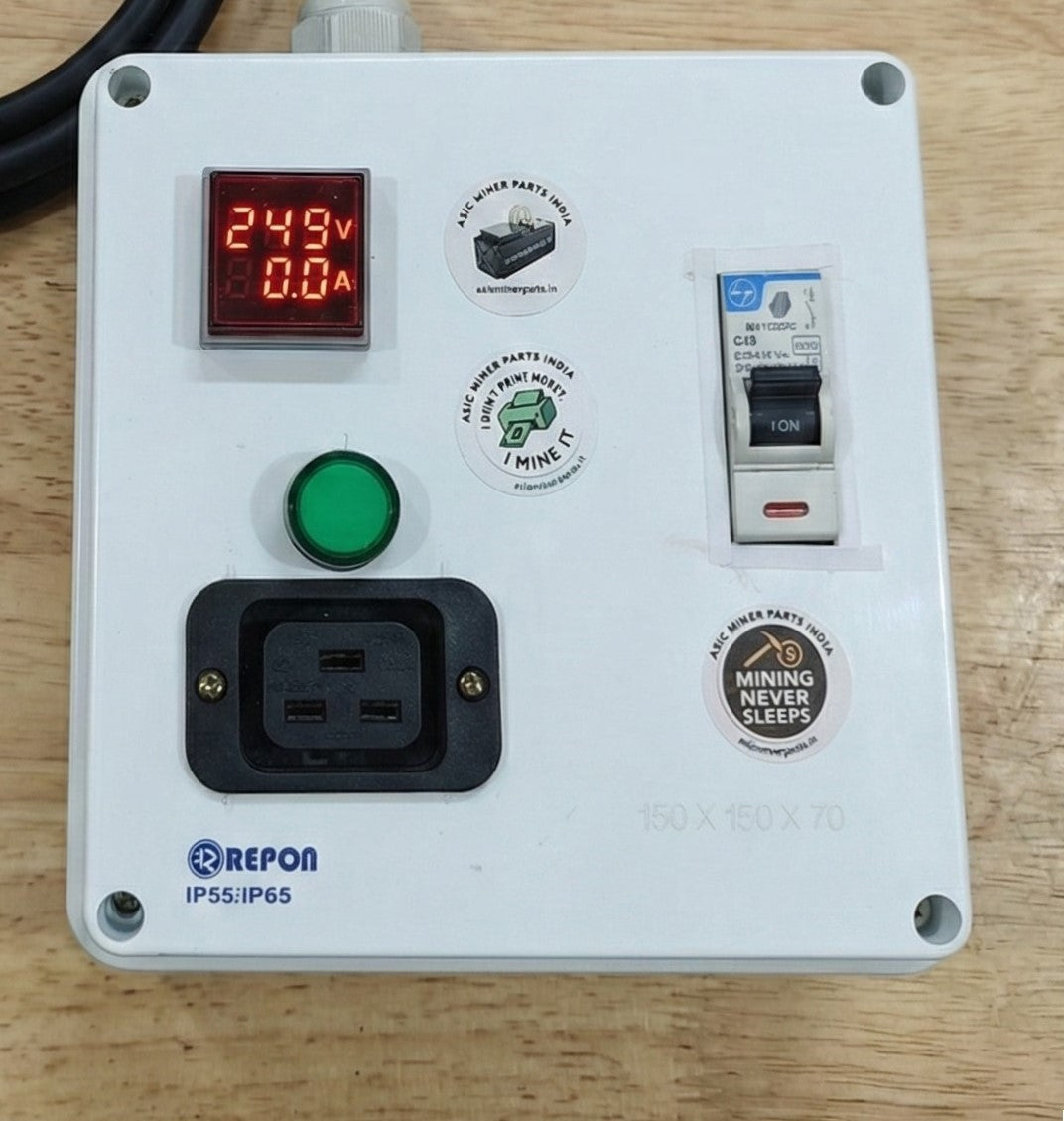 C19 PDU for ASIC Miner Rigs - Voltage/Amp Display & High Quality 20A MCB