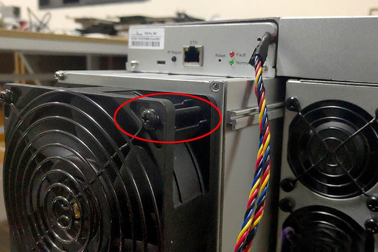 Screw for ASIC miner fan M4*45mm Black ( Antminer fan screw and etc miner )